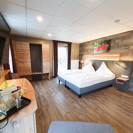 Winzerhaus Gaertner - An Der Loreley 호텔 3*