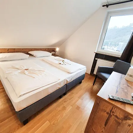 Winzerhaus Gaertner - An Der Loreley 호텔 잔크트고아르