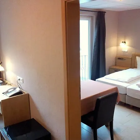 Winzerhaus Gaertner - An Der Loreley 호텔 3*